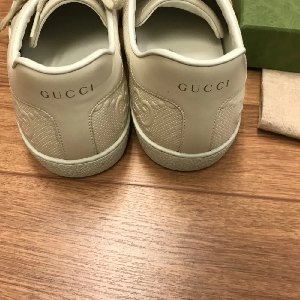 Authentic Gucci Ace Supreme Sneakers Size 11.5 off white / cream white